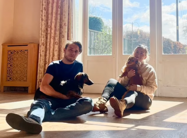 Sửa lại nhà, cặp đôi phát hiện bí mật trăm năm trong căn bếp