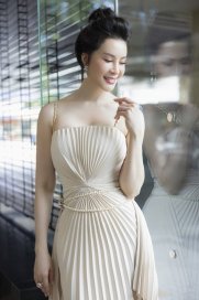  MC Thanh Mai tuổi 50 giữ vòng eo 58cm nhờ bí kíp này, bạn nhớ học theo vì đơn giản bất ngờ