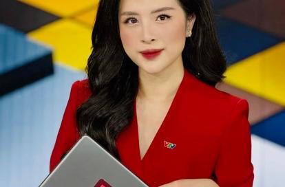 Cách phối đồ sang trọng, thanh lịch của nữ BTV Tài chính Kinh doanh