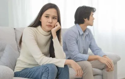 Nghỉ việc ở nhà bán hàng, câu nói của chồng lúc ăn cơm khiến vợ tức nghẹn