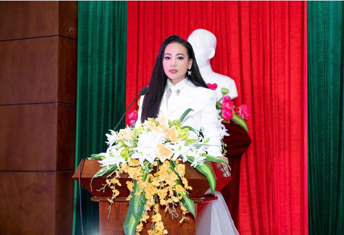 CEO ĐỖ THỊ NGỌC HÀ: XÂY DỰNG ĐẬU ĐỎ BEAUTY TỪ ĐAM MÊ VỚI NGHỀ LÀM ĐẸP